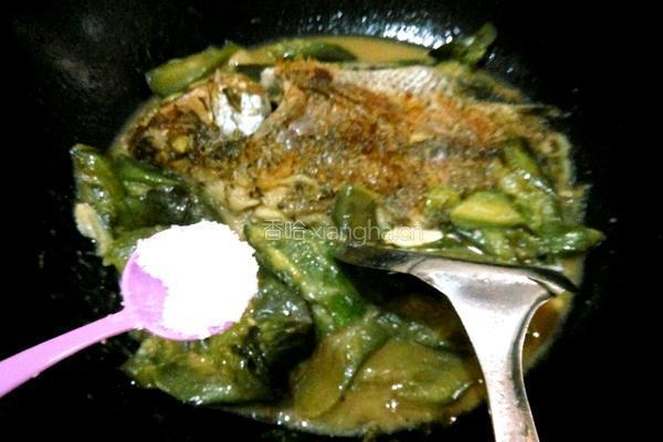 罗非鱼烧青茄的做法图解7