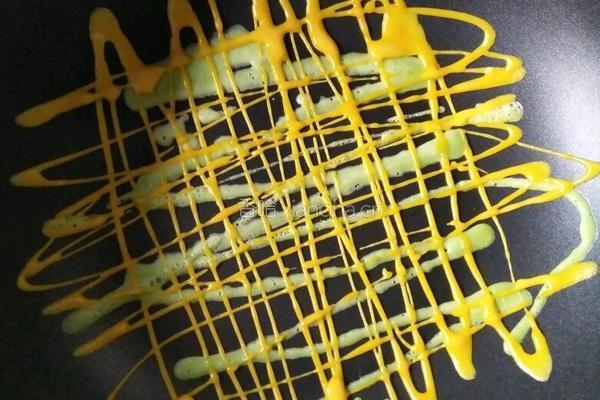 双色鸟巢鸡蛋饼的做法图解10