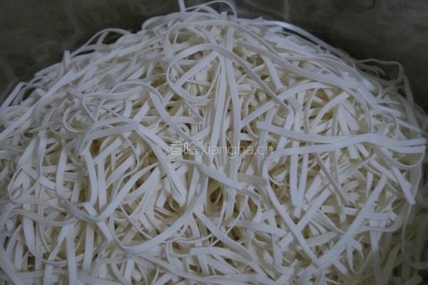 豆角焖面的做法图解2
