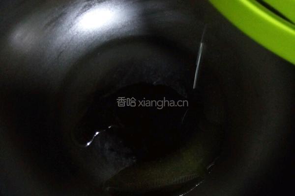 青红椒炒蟹味菇的做法图解7