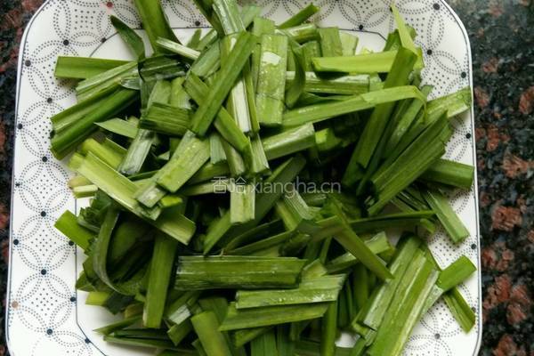 韭菜炒虾米的做法图解5