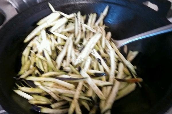 尖椒炒茄丝的做法图解9