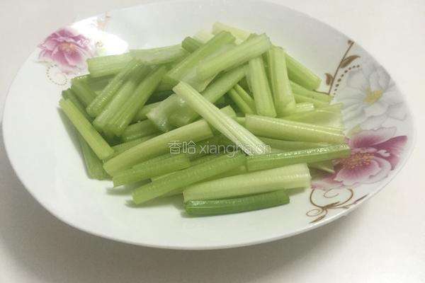 香芹炒腊肉的做法图解3