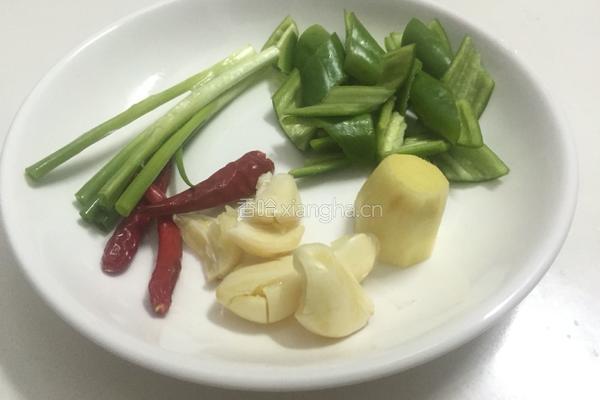 香芹炒腊肉的做法图解4