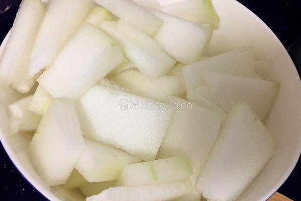 咸肉烧冬瓜的做法图解1