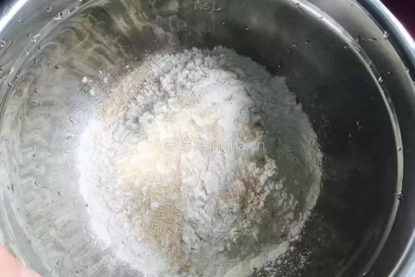 紫薯果酱卷的做法图解2