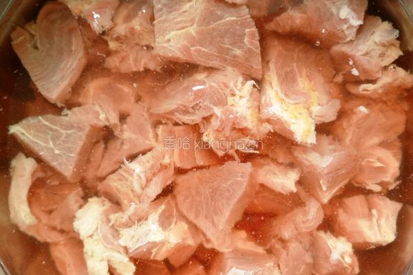 红烧牛肉炖土豆的做法图解1