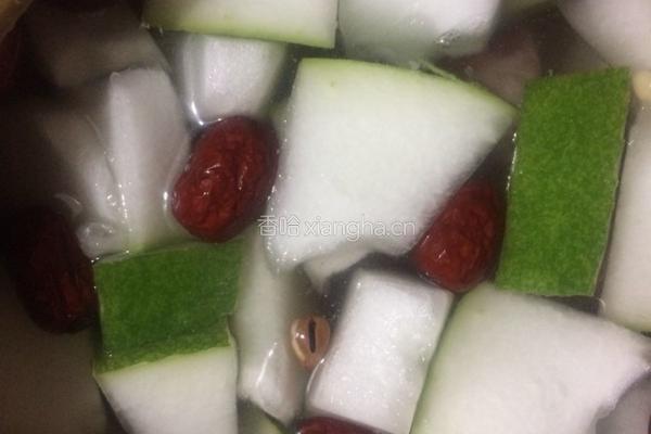 蚕豆红枣冬瓜大骨汤的做法图解5