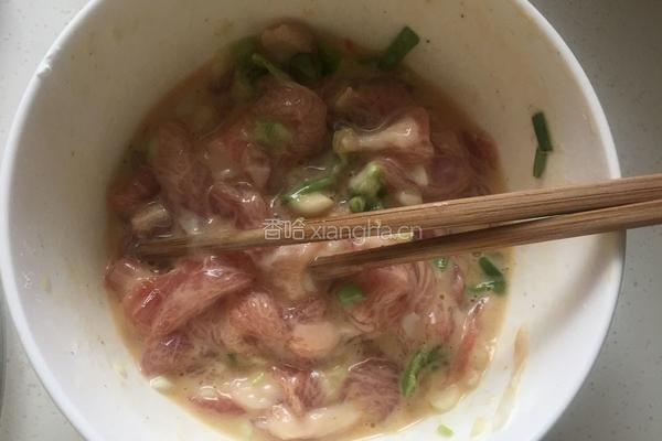 滑肉面条的做法图解1
