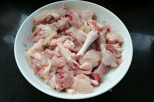 金针云耳蒸滑鸡的做法图解1