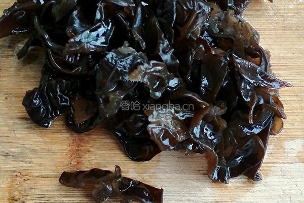 金针云耳蒸滑鸡的做法图解6