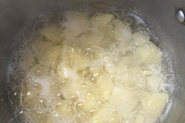 蓝莓霜糖土豆泥的做法图解2