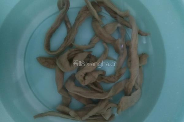 炒咸萝卜仔的做法图解1