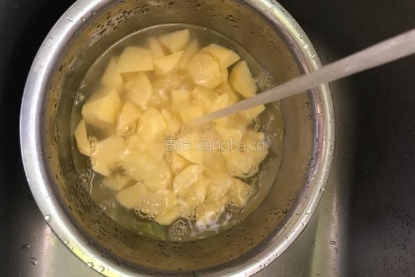 白油土豆的做法图解2