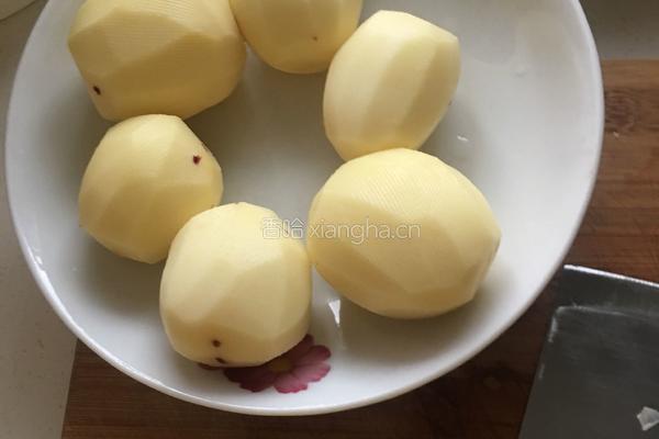 土豆肉饼的做法图解1