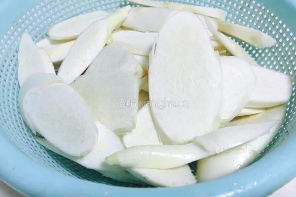 清炒茭白丝瓜的做法图解3