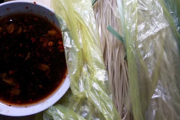 卤猪脚汤薯粉的做法图解1
