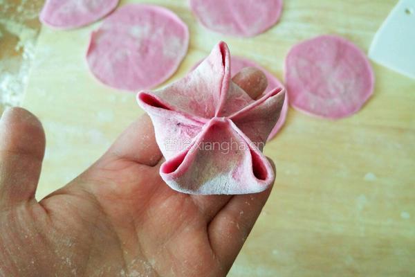 牡丹花饺子 的做法图解9