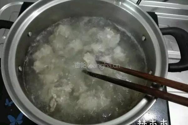 红烧土豆排骨的做法图解1