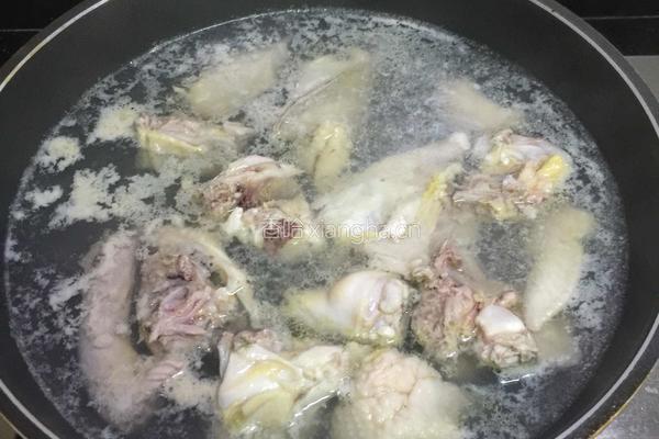 牛肝菌土鸡汤的做法图解4