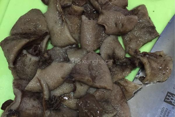 栗蘑炒瓜片的做法图解3