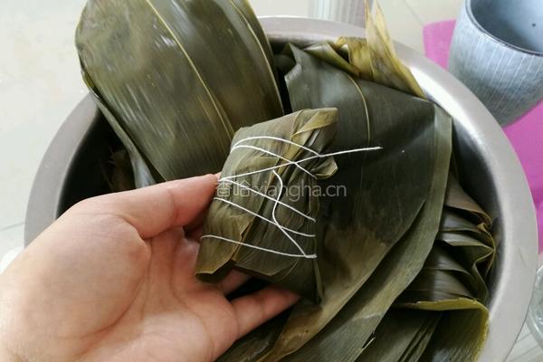 红豆花生糯米粽的做法图解10
