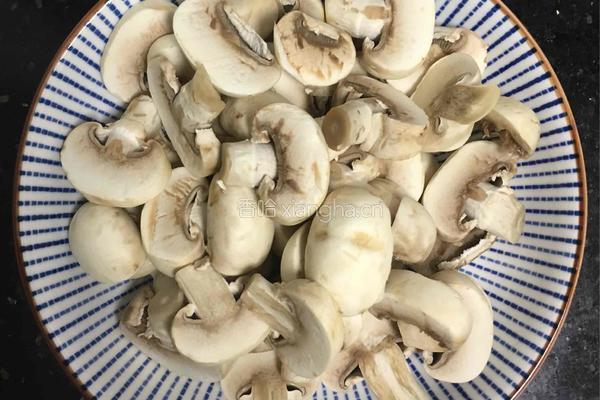 茄汁意面的做法图解2