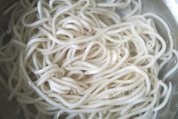 家常拌面的做法图解2