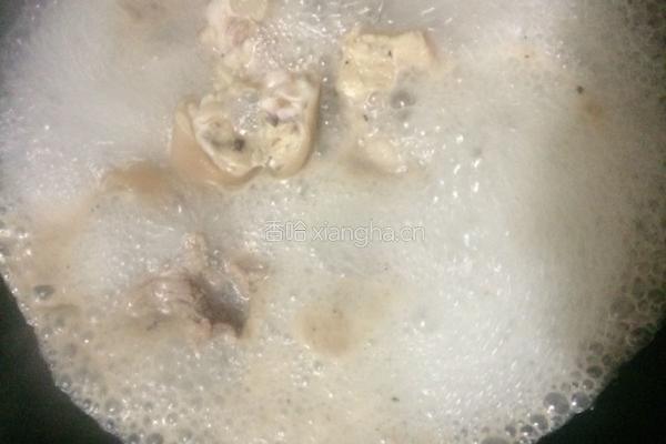 水蜜桃黄豆猪手汤的做法图解3