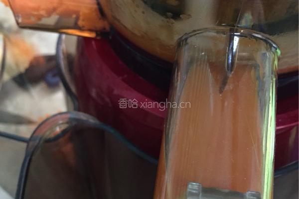 胡萝卜海螺花卷的做法图解4