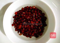 红豆粥的做法图解1