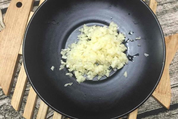 剁椒皮蛋拌豆腐的做法图解6