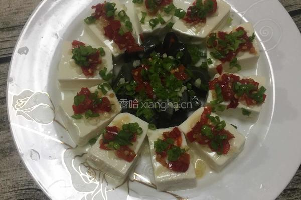 剁椒皮蛋拌豆腐的做法图解9