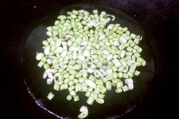 豆角火腿炒饭的做法图解3