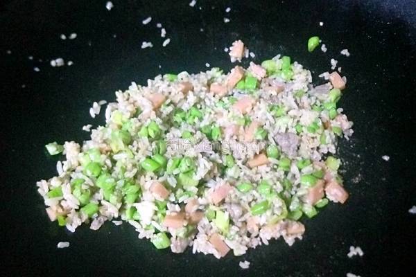 豆角火腿炒饭的做法图解11