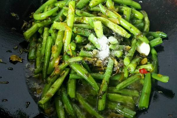 咸菜炒四季豆的做法图解6