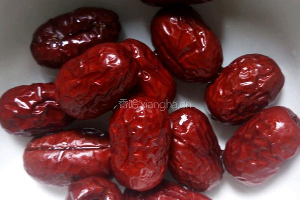 荔枝红枣蜜的做法图解2