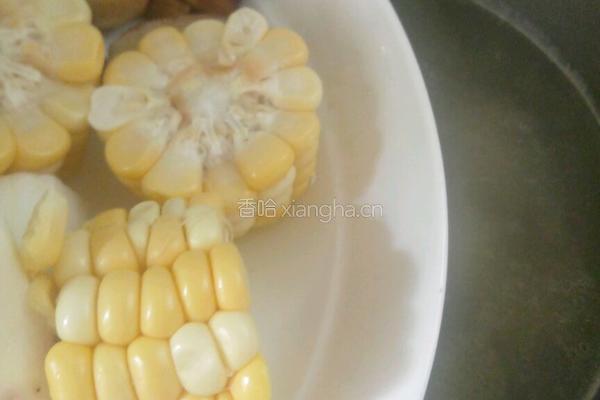 玉米山药煲鸡汤的做法图解8
