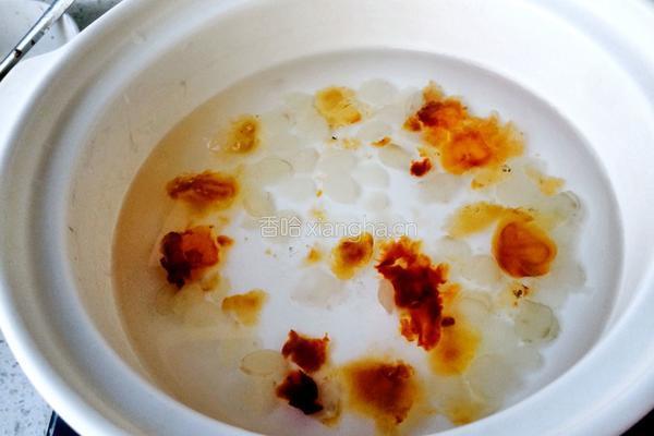 雪燕桃胶皂米羹的做法图解3