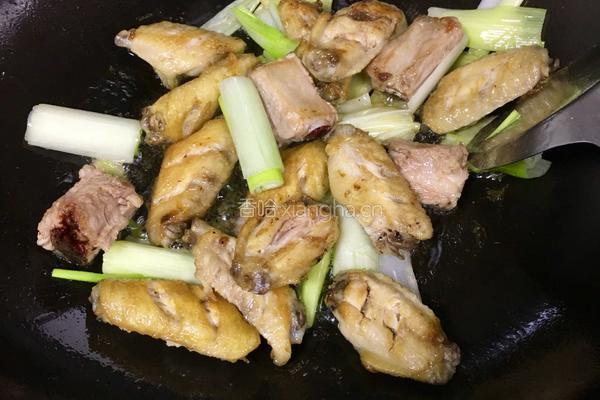 可乐鸡翅＋排骨的做法图解3