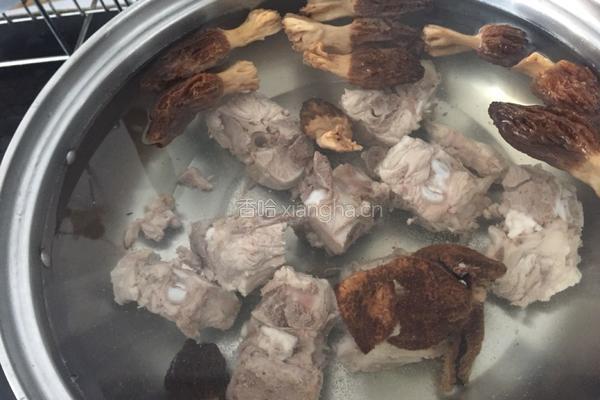 羊肚菌猪骨汤的做法图解5