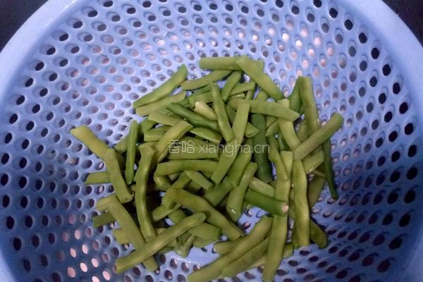 芽菜四季豆的做法图解3