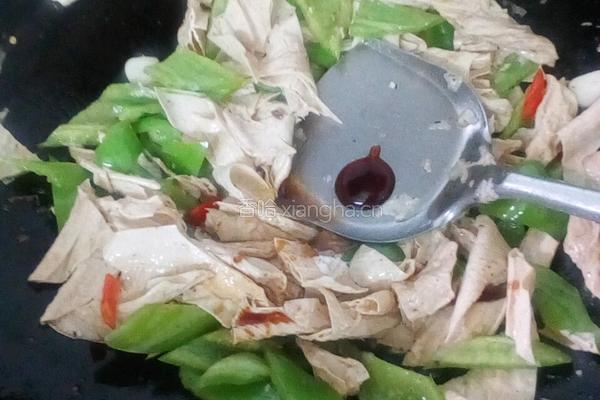 青椒腐竹炒牛肉的做法图解10