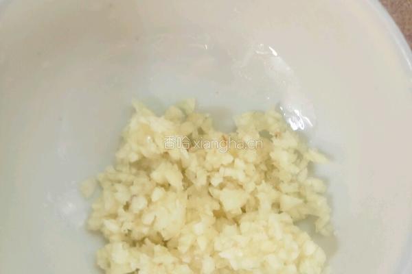 蒜香蒸茄条的做法图解2