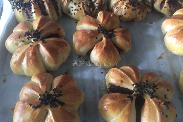 花朵豆沙面包的做法图解14