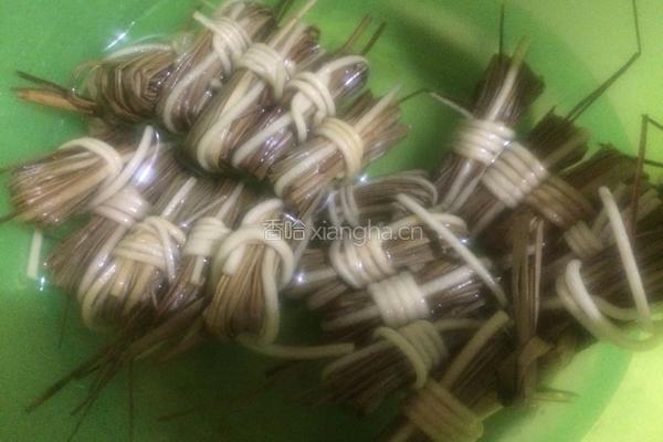 灯芯草花生排骨冬瓜汤的做法图解4