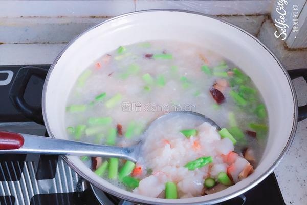 鱼片芦笋粥的做法图解3