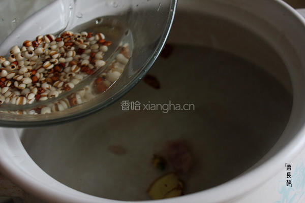 冬瓜薏米煲鸭掌的做法图解3