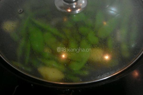五花肉炖豆角土豆的做法图解7