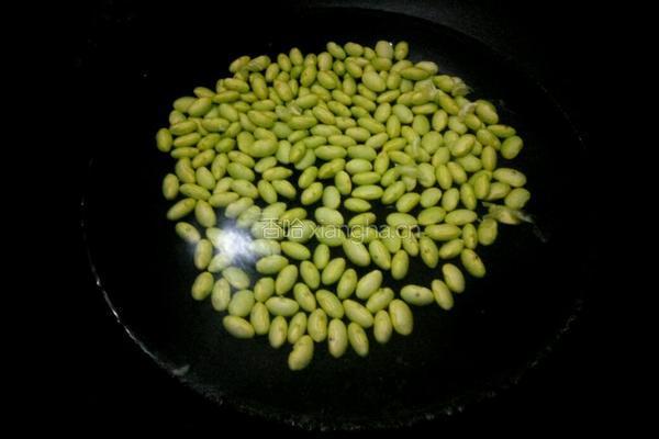 炒毛豆的做法图解4